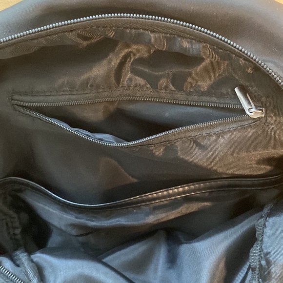 Black backpack - Picture 6 of 8